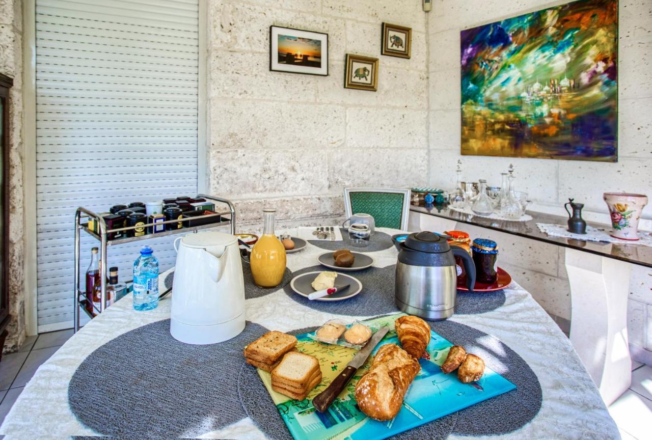 Laferriere Bed & Breakfast Angouleme Bagian luar foto