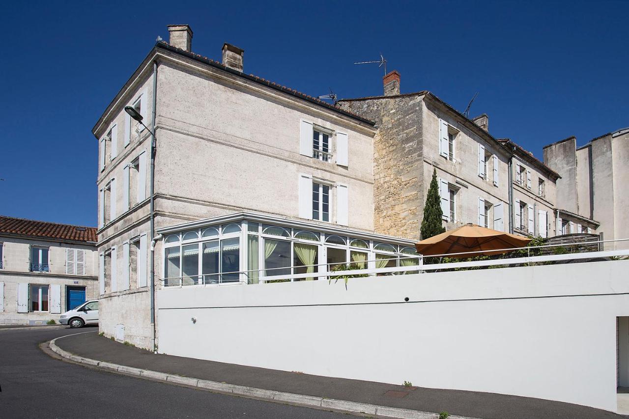 Laferriere Bed & Breakfast Angouleme Bagian luar foto