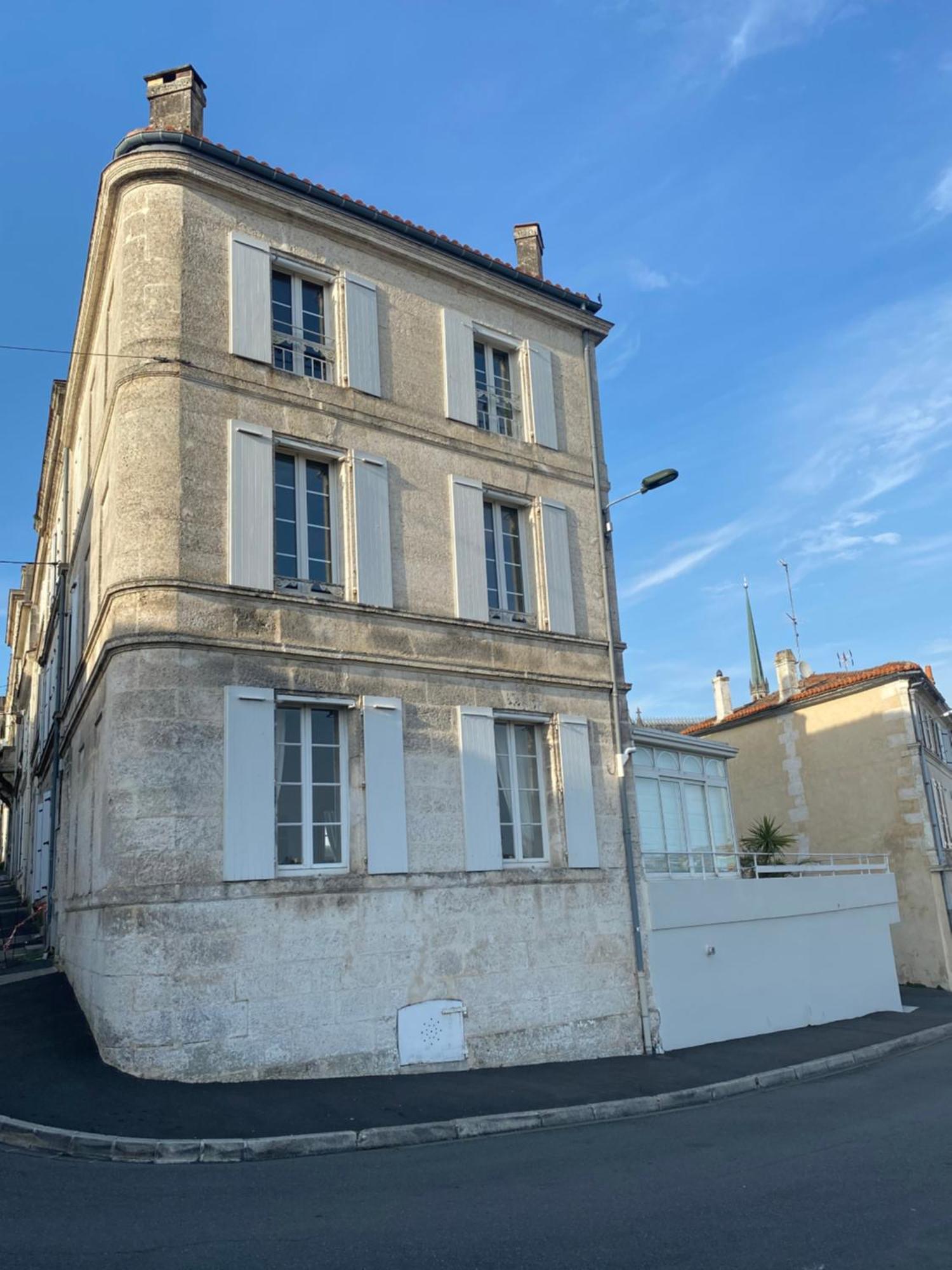 Laferriere Bed & Breakfast Angouleme Ruang foto