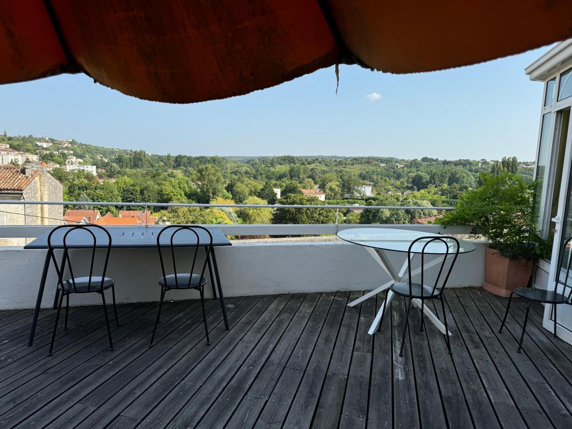 Laferriere Bed & Breakfast Angouleme Bagian luar foto